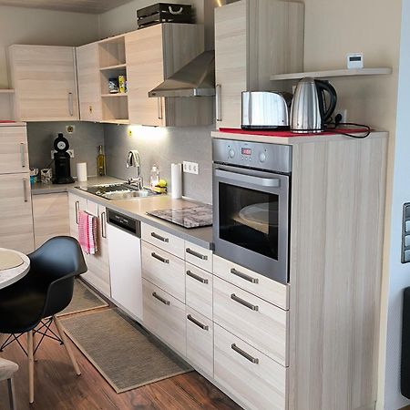 Im Herzen Von Wiesdorf- Blick Auf Das Bayer-Kreuz -Appartement Mit 2 Schlafzimmern-Fuer 3 Personen -Zentral Gelegen - Friedrich Ebert Platz 5A , 4Te Etage - Dachterrasse Und Sauna - Kaution Pflicht - Leverkusen Exteriör bild