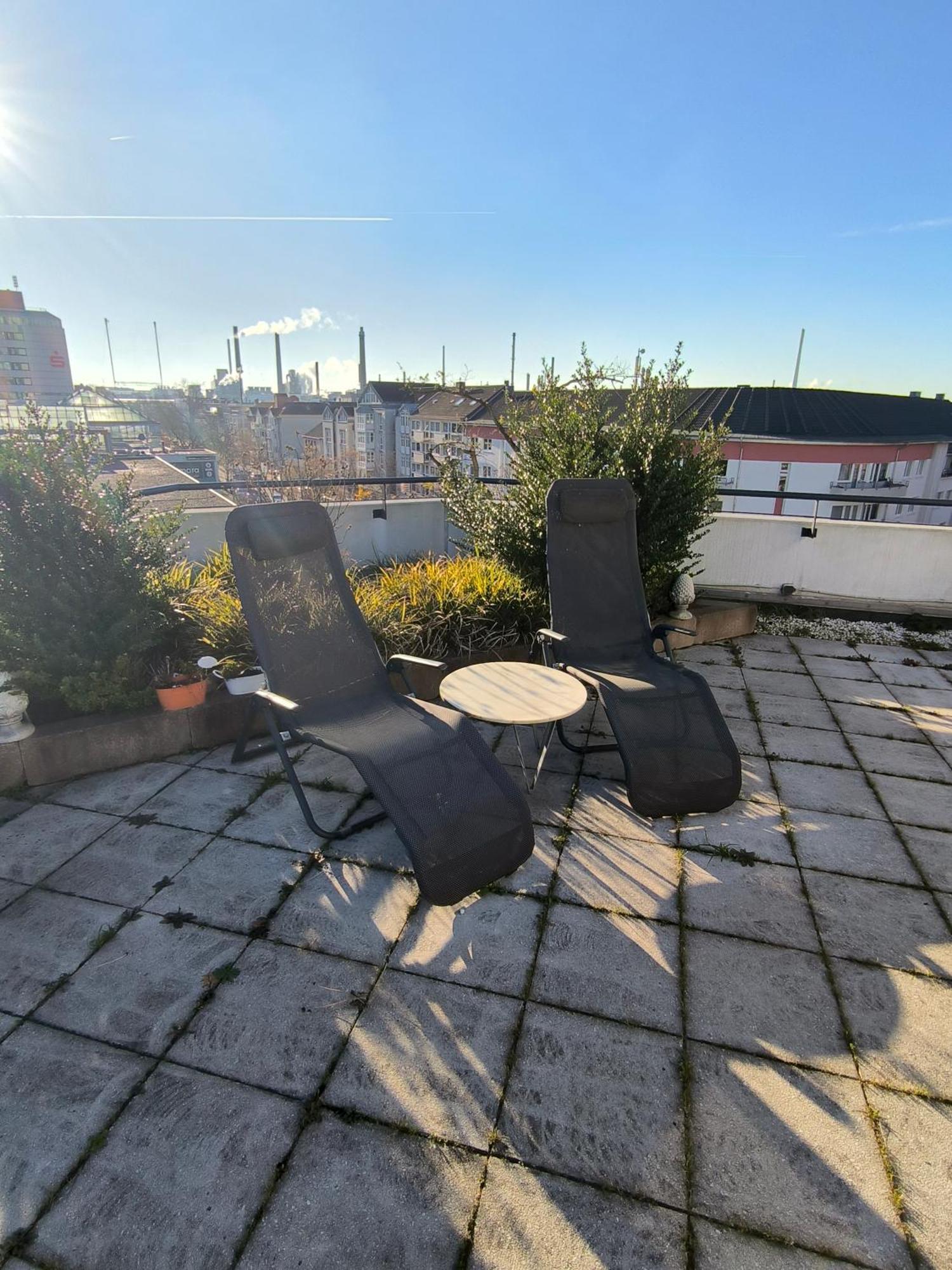 Im Herzen Von Wiesdorf- Blick Auf Das Bayer-Kreuz -Appartement Mit 2 Schlafzimmern-Fuer 3 Personen -Zentral Gelegen - Friedrich Ebert Platz 5A , 4Te Etage - Dachterrasse Und Sauna - Kaution Pflicht - Leverkusen Exteriör bild