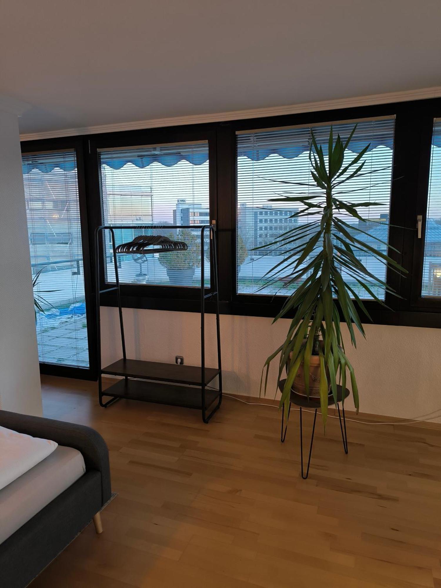 Im Herzen Von Wiesdorf- Blick Auf Das Bayer-Kreuz -Appartement Mit 2 Schlafzimmern-Fuer 3 Personen -Zentral Gelegen - Friedrich Ebert Platz 5A , 4Te Etage - Dachterrasse Und Sauna - Kaution Pflicht - Leverkusen Exteriör bild