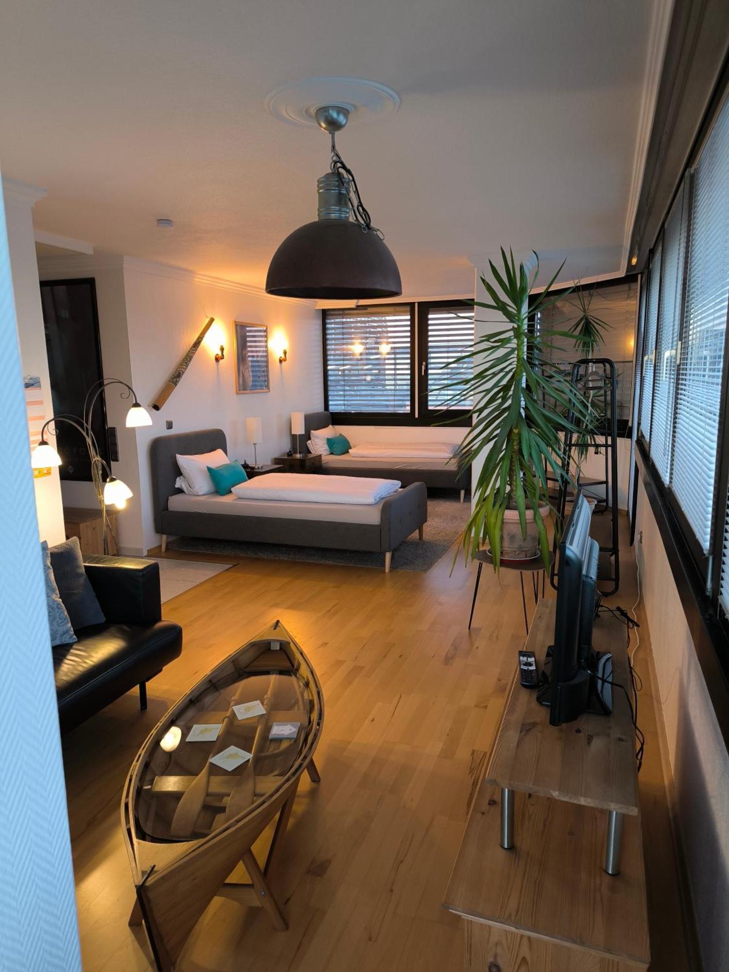 Im Herzen Von Wiesdorf- Blick Auf Das Bayer-Kreuz -Appartement Mit 2 Schlafzimmern-Fuer 3 Personen -Zentral Gelegen - Friedrich Ebert Platz 5A , 4Te Etage - Dachterrasse Und Sauna - Kaution Pflicht - Leverkusen Exteriör bild