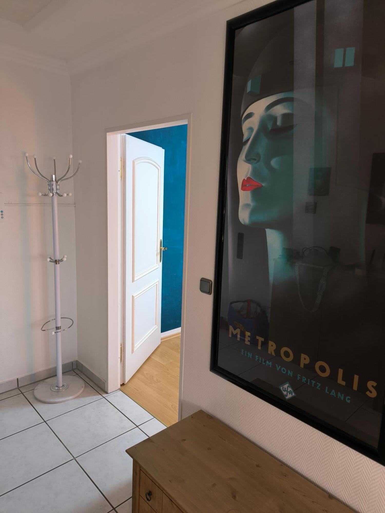 Im Herzen Von Wiesdorf- Blick Auf Das Bayer-Kreuz -Appartement Mit 2 Schlafzimmern-Fuer 3 Personen -Zentral Gelegen - Friedrich Ebert Platz 5A , 4Te Etage - Dachterrasse Und Sauna - Kaution Pflicht - Leverkusen Exteriör bild
