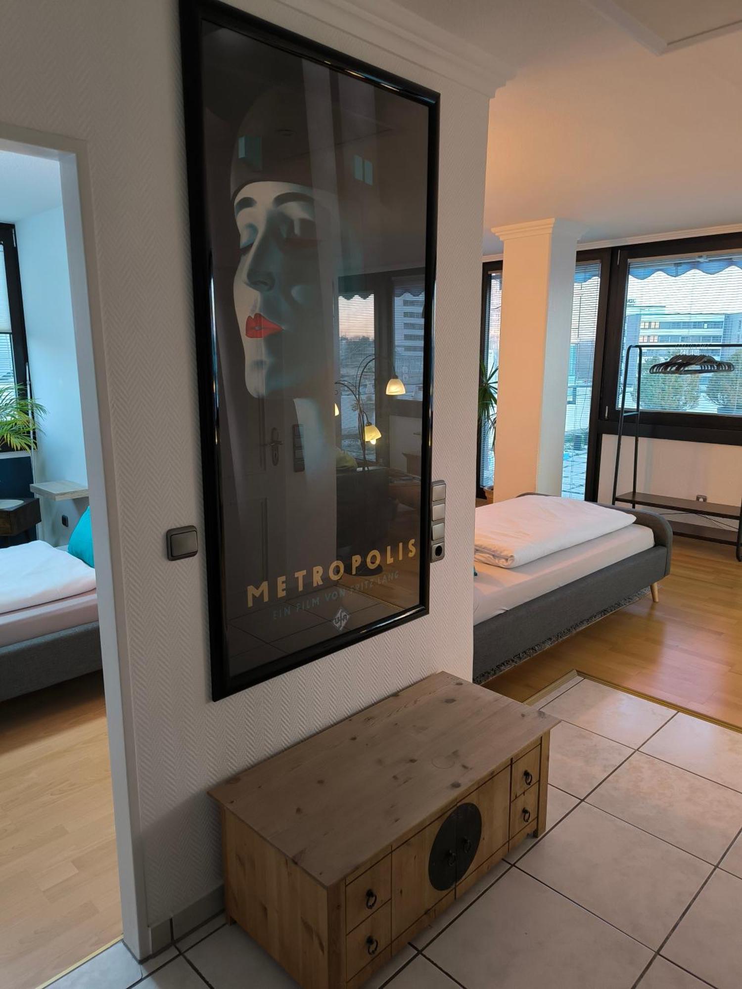 Im Herzen Von Wiesdorf- Blick Auf Das Bayer-Kreuz -Appartement Mit 2 Schlafzimmern-Fuer 3 Personen -Zentral Gelegen - Friedrich Ebert Platz 5A , 4Te Etage - Dachterrasse Und Sauna - Kaution Pflicht - Leverkusen Exteriör bild